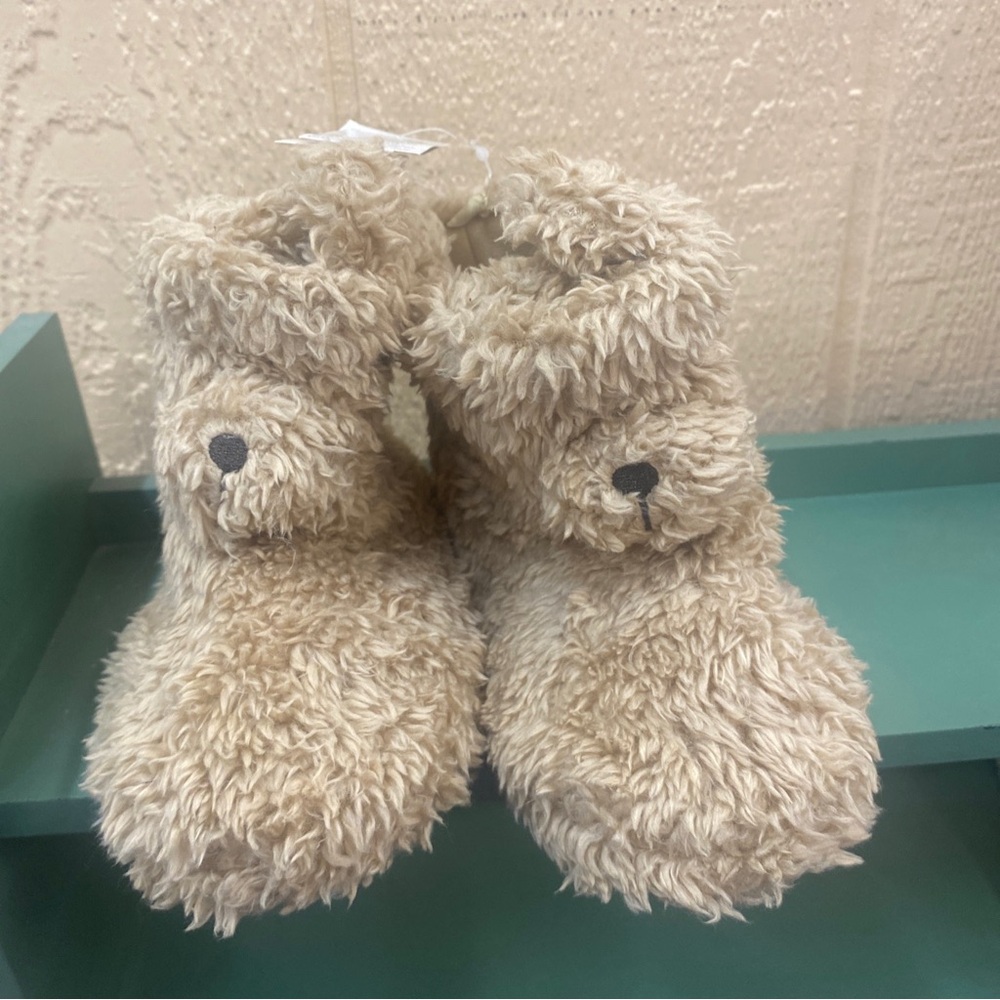 NWT Baby Gap Unisex Bear Fuzzy Slippers - Size Kids 9-10